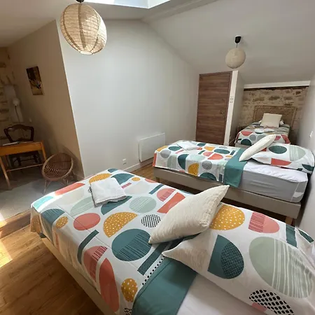 Casa de Férias Les Belles Pierres, Longere De Charme Et Authentique Vue Campagne, 3 Min Puy Dufou Saint-Malo-du-Bois