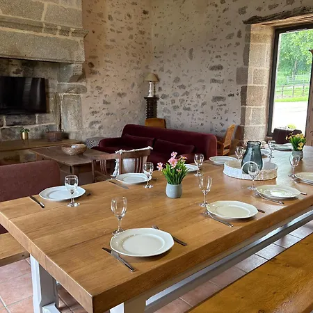 Ferienhaus Les Belles Pierres, Longere De Charme Et Authentique Vue Campagne, 3 Min Puy Dufou Saint-Malo-du-Bois