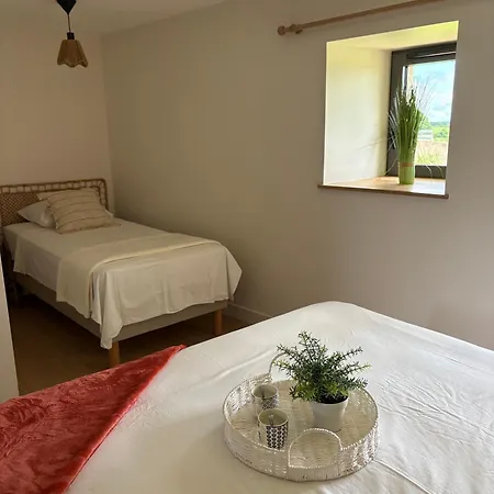 Casa de Férias Les Belles Pierres, Longere De Charme Et Authentique Vue Campagne, 3 Min Puy Dufou